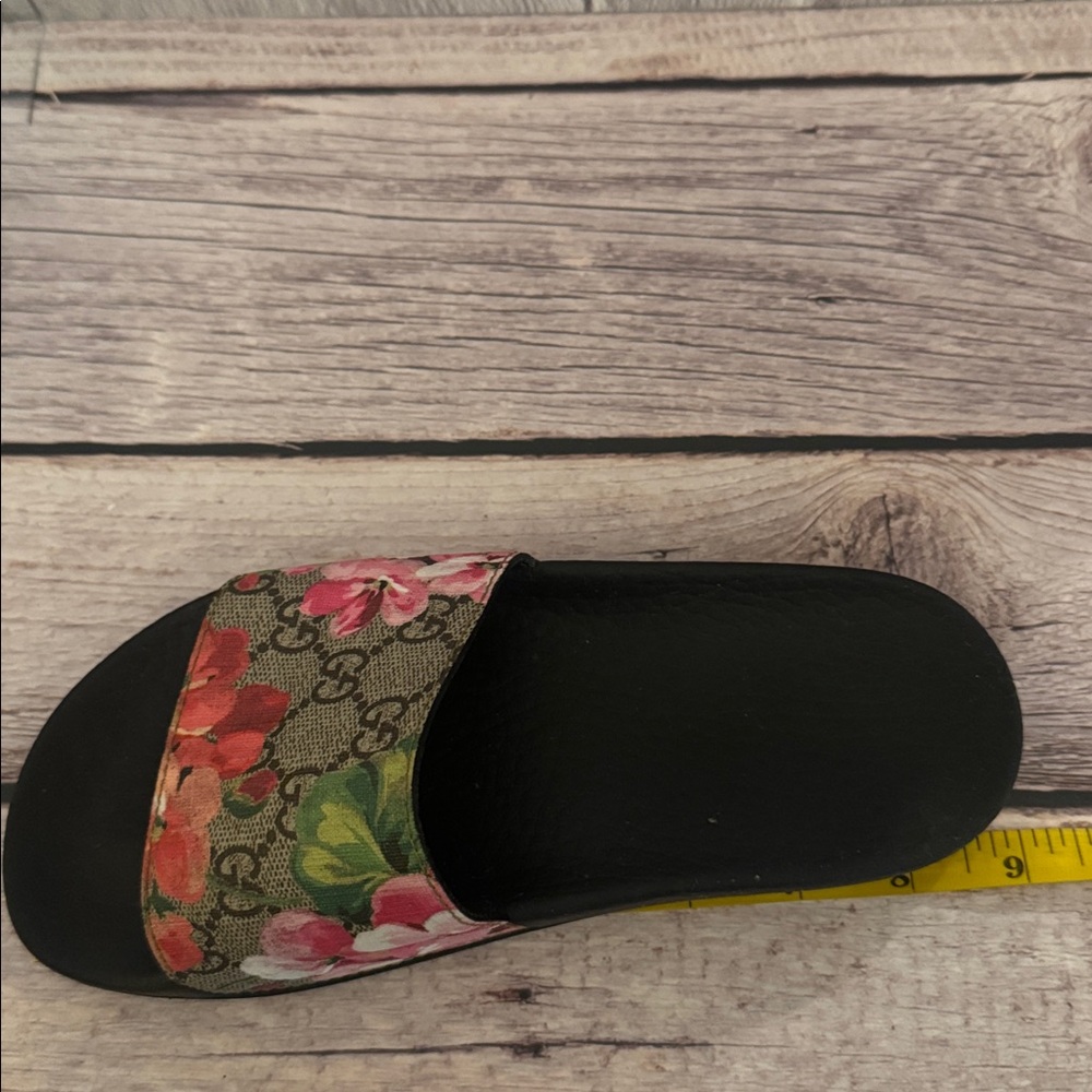 Gucci Slides - Picture 9 of 10